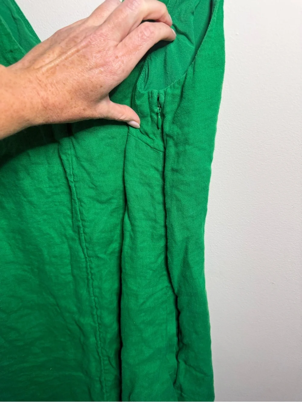 Green V-Neck Sleeveless Linen Dress
